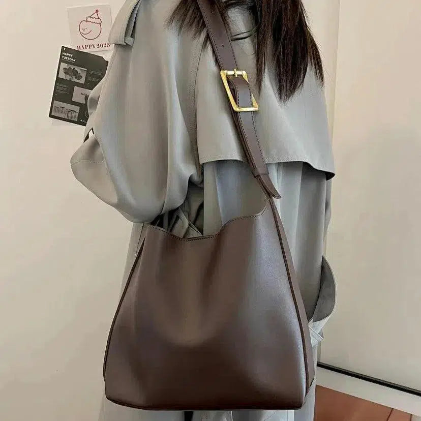 Julia – Elegancki styl na co dzień – Torba na ramię-15216239247685-Helena i Kasia Warszawa