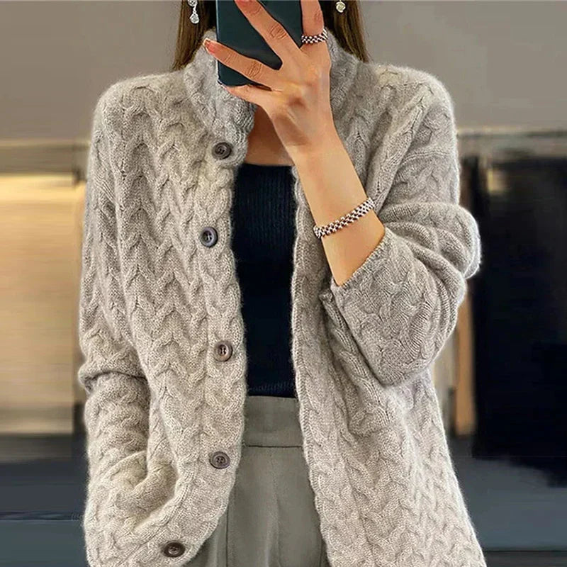 Sweter Diana — Klasyczny splot w warkocze-15382393454917-Helena i Kasia Warszawa